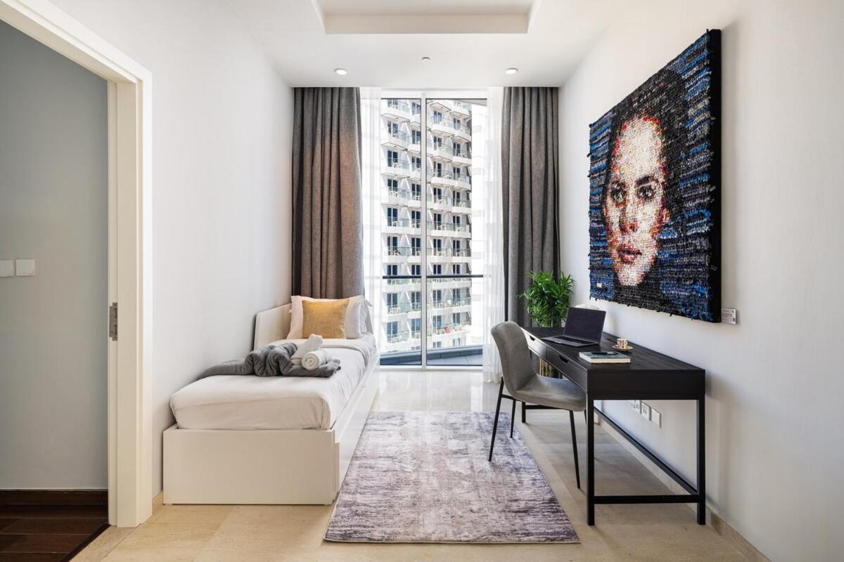 4br Oceana Residences - And Pool Access *