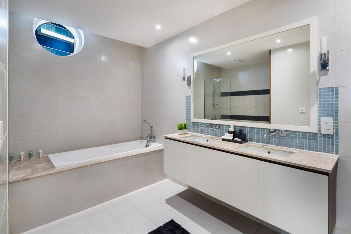 4br Oceana Residences - And Pool Access Apartment Dubai