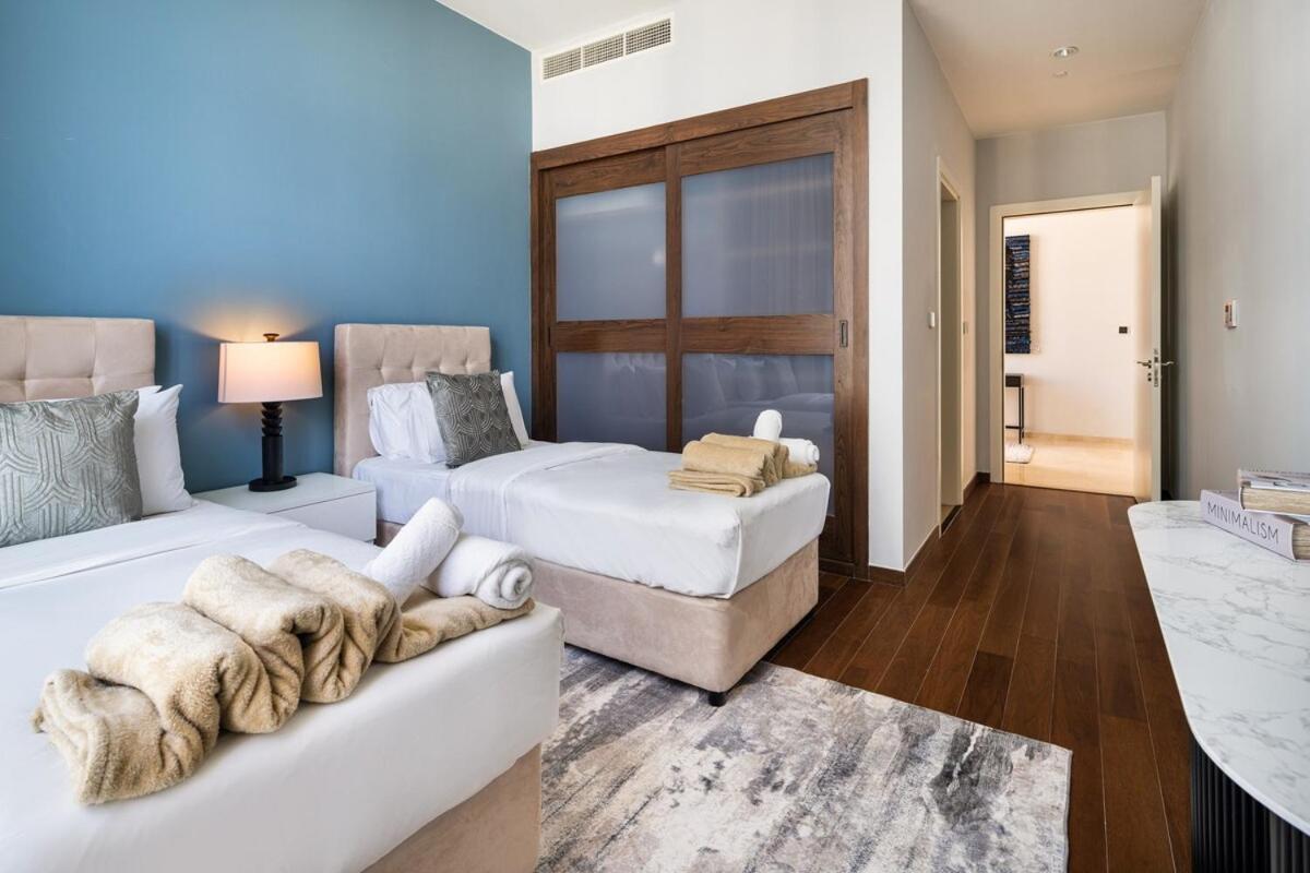 4br Oceana Residences - And Pool Access *