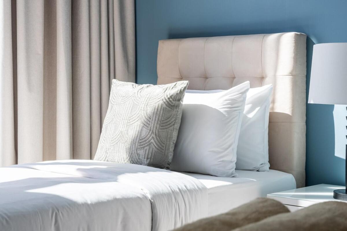 Apartment 4br Oceana Residences - And Pool Access Dubai